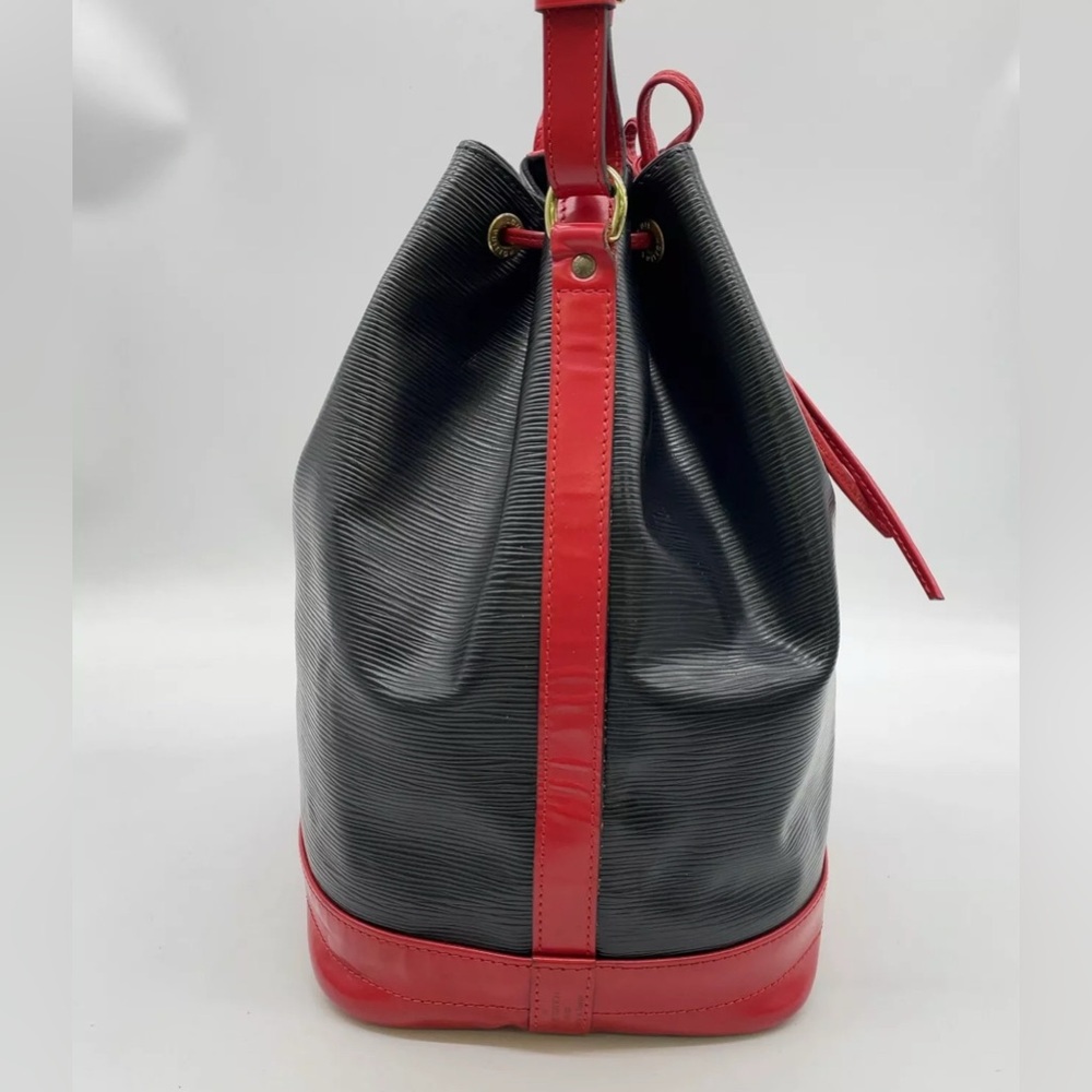 Auth  Louis Vuitton Epi Noe Noir Castilian  Shoulder Bag - Picture 6 of 15